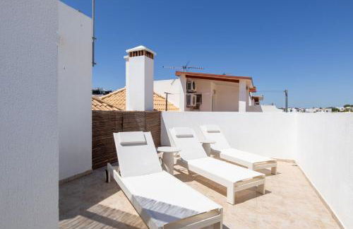 Luxuosa Villa com Piscina, Garagem e Vista Mar - Foto 27