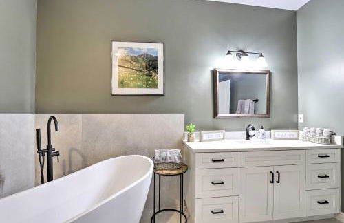 Peaceful Midway Studio with Mountain and Golf Views! - Photo 19