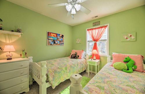 Beaufort Pad with Patio 3 Blocks to Waterfront! - Foto 27