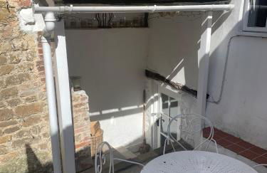 Lovely Two Bedroom Town House - Minimum 2 Night Stay - Foto 11