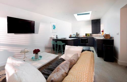 Tropical Gardens 1 bed cottage Central Newlyn - Photo 28