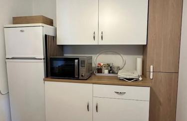 Comfortable Home - Photo 32