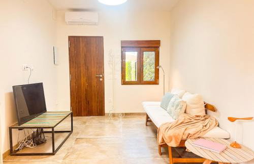 Charming brand-new loft with garden and pool - Foto 28