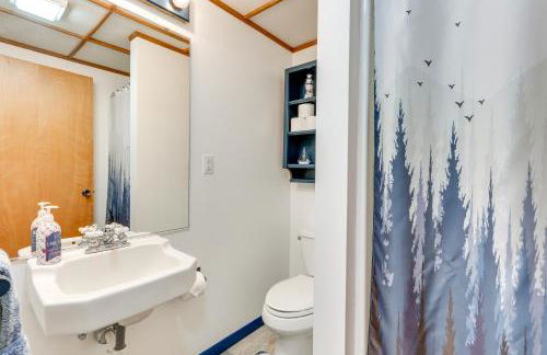 Lakefront Home with Rooftop Deck, Grill, Games! - Photo 33