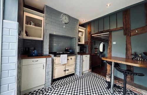 The Foremans House, With Hot Tub, A luxurious Historical pre 16th Century Grade II Listed House, location Essex in a picturesque Village, Country Pub In walking Distance - Foto 19