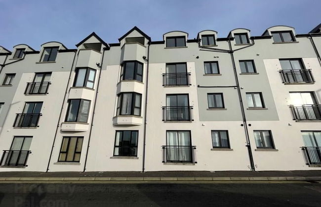 Portrush Penthouse Stunning Harbour & Atlantic Views - Photo 18