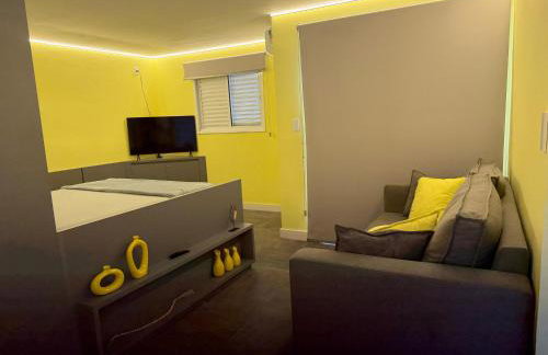 Flat Red Sorocaba - Yellow - Photo 1