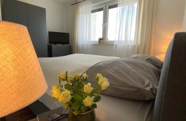 Modernes Apartment am Hafen mit Seeblick - Photo 13