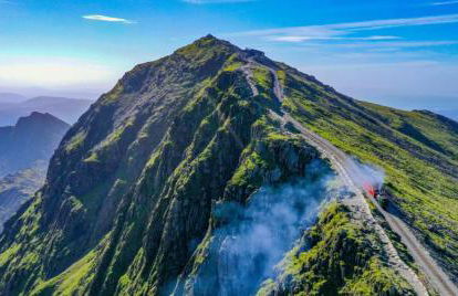 Modern Large 4-Bed Property sleeps 10 in Abergele - Photo 25