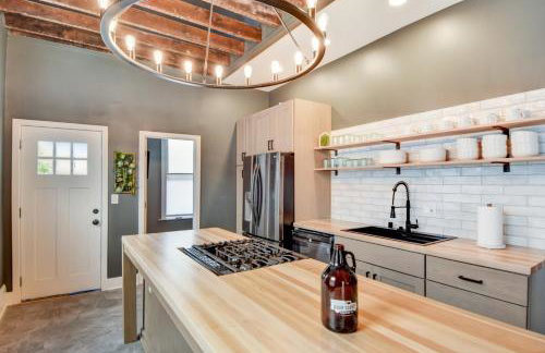 Downtown Milwaukee Area | 4BR Home | Sleeps 14 - Foto 10