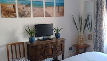 The Fuzzy Duck - Photo 2