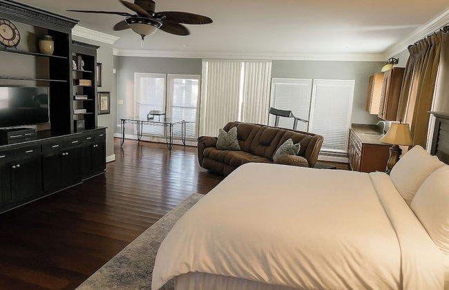 Luxury Lakefront 4br: Jacuzzi, Game Room & Wi-fi - Foto 16