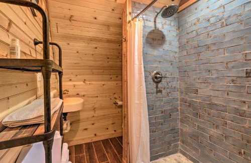 Sparta Lake Home with Deck and Boating Access! - Foto 18