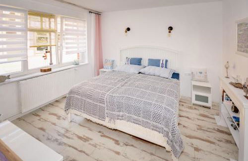 Ziegenmarktidylle im zweitältesten Haus von Röbel - Foto 1