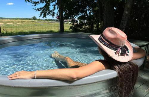 Sunrise, Mountain & Farm View - Heated Tub or Pool - Foto 12