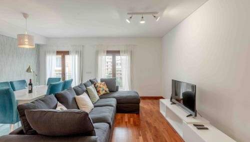 Modern 2 bedroom apt 20 min from city center - Foto 2
