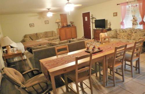 Charming Downstairs Unit - Foto 7