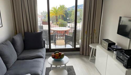 Nyrenoverad lägenhet med havsutsikt - Foto 4