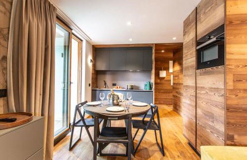 FLORA ALPINA EXPERIENCE - "Ski-to-Door" Brand New Chalet Apartments with Indoor Garage and Mountain View - Foto 13