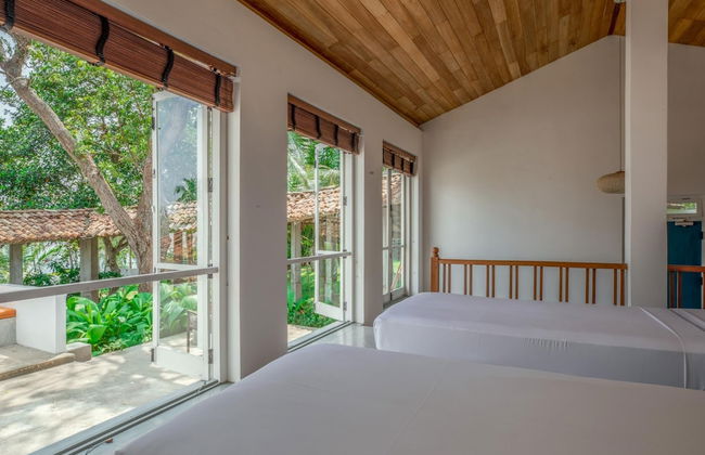 Spectacular Hilltop Beach Villa Located Next To A Surf Break - Photo 28