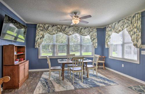 Family Home with Fire Pit, 2 Mi to Lake Access - Foto 7