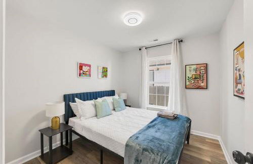 Renovated bungalow in DT Raleigh w firepit & king bed - Foto 9