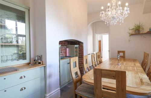 Red House - Photo 13