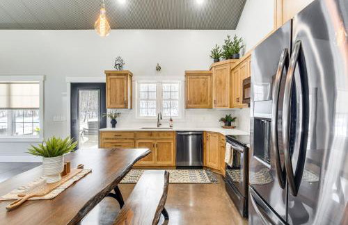 Family Retreat with Fire Pit and Yard in Mineral City - Foto 13