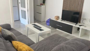 Piso a 10 min del aeropuerto - Foto 4