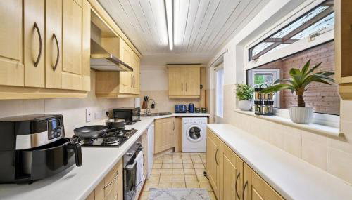 Beautiful 2 bedroom house Free Parking, Aylesbury, Adrenham st - Foto 2