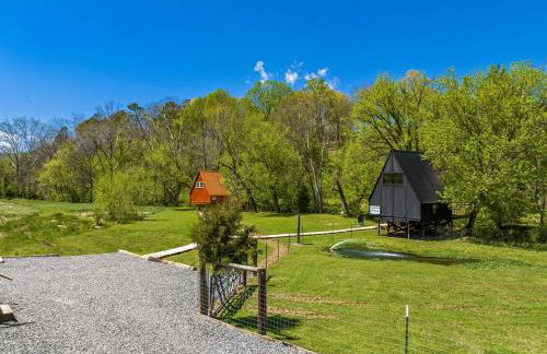 Creekside A-Frame Retreat with Treehouse Views, Hammock Lounge & Indoor-Outdoor Shower in New Port, Tennessee - Foto 22