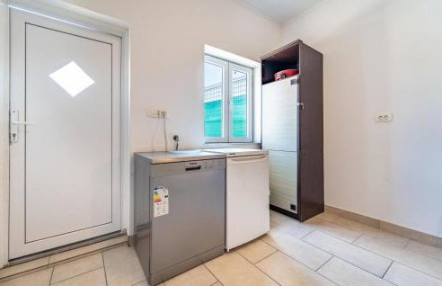 Four-Bedroom Holiday Home In Islam Latinski - Photo 35