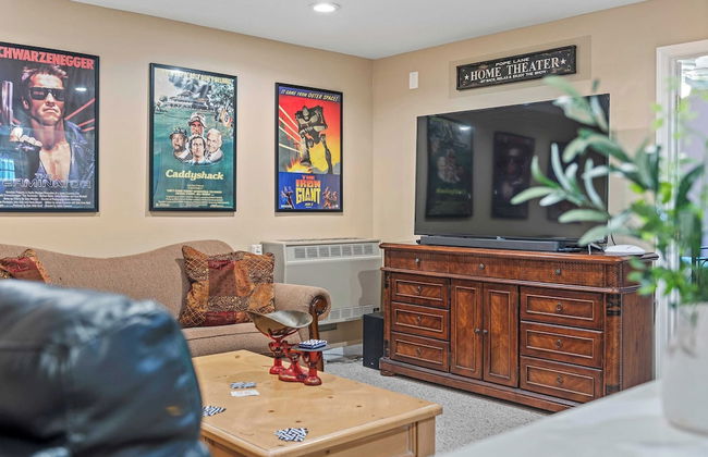 Alpine Serenity by Avantstay Beach + Lake Access Theater, Deck, Playroom - Foto 17