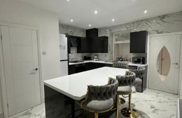 Luxury Travis House - Foto 1