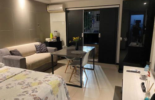 Flat Aju - Um jeitinho especial de se hospedar em Aracaju. Uma verdadeira suíte master todo mobiliado no capricho só para você. - Foto 10