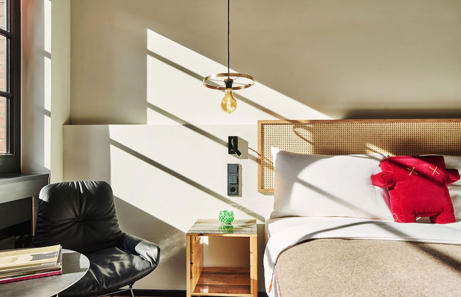 Hood House - Photo 27