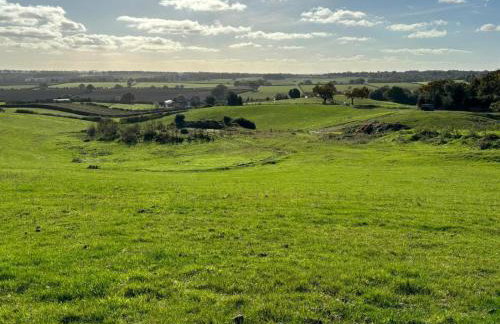 POPPY LUXURY LODGE Sleeps 8 at Fairview Farm, Ravenshead, Nottingham Near Sherwood Forest, Dog Friendly, Farm Stay great for wedding groups, families, Hen Do's, friends gatherings with amazing views - Foto 67