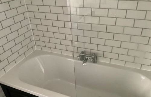 Pirnmill Home with a view - Photo 13