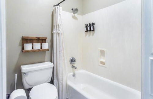 Bayou Breeze Retreat with Pool & River Access - Foto 41