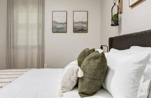 NEW - Modern Rustic Retreat Ardmore Chalet - Foto 17