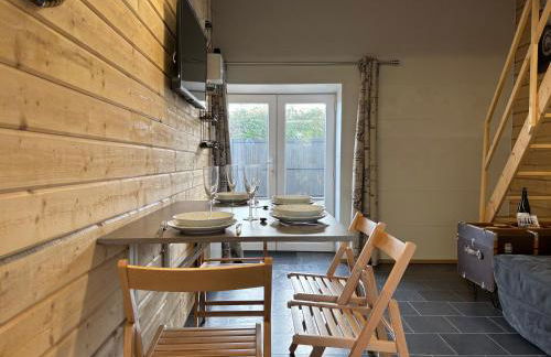 Hortansia apt rénové bien équipé avec terrasse aménagée jardin, parking privé, proche de la mer, près de Port en Bessin et Omaha Beach - Foto 10