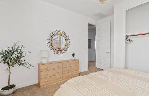 Luxe Queen Creek Home with Pool, Yard, Work Station - Photo 7