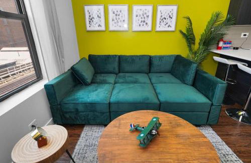 Charming 420Friendly 3BR South Loop Near McCormick 2001 South State St - 4F - Photo 1