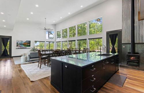 LUX Treehouse on Private Lake next to Lake Conroe with Game room, Paddleboards, Lake Views, and more! - Foto 44