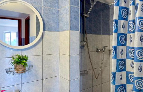 2 Bedroom Amazing Apartment In Labin - Foto 24