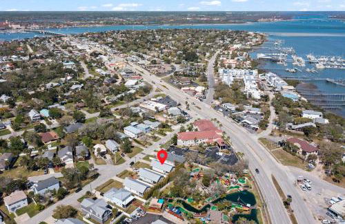 5 Minutes to Beach and Downtown Fire pit Grill - Foto 6