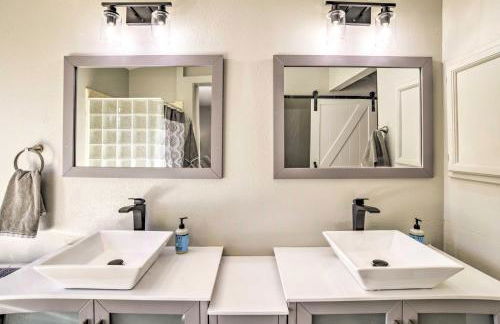 Charming Chester Home with Furnished Porch! - Foto 10