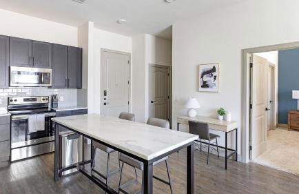 Landing Stylish 2BD Clubhouse Courtyard - Foto 7