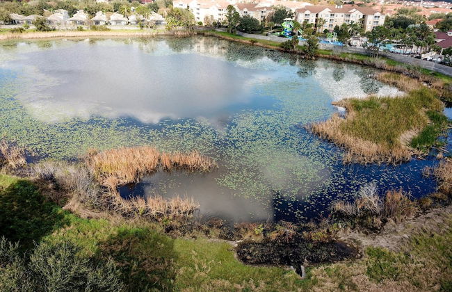 This Amazing 6 Bedroom Property With a Lake View - Foto 57