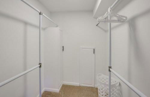 Waterfront Getaway on Lake Elsinore with Swim Spa - Foto 20